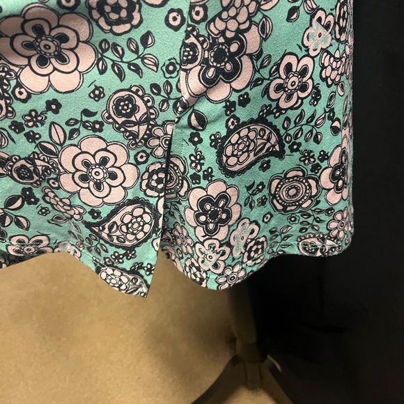 Lularoe Perfect Tee Size Large but fits up to 2X. Teal and Floral Print - Picture 3 of 6